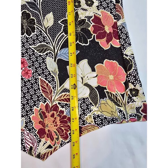 Floral V-Neck Tunic Top With Bell Sleeves & Lace Accents Size 2X New - Picture 14 of 15